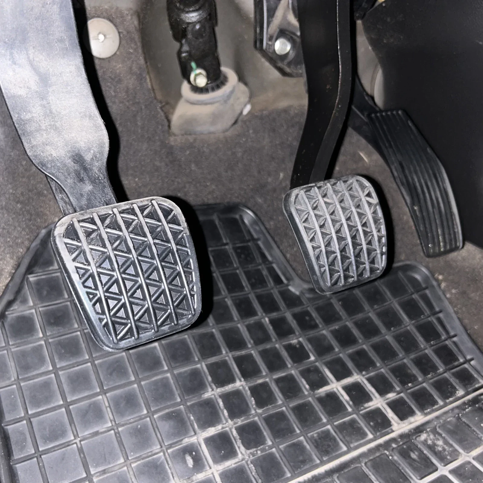 Cubierta pedal embrague goma 13281353 – Astra J, Zafira C, Insignia - imagen 5