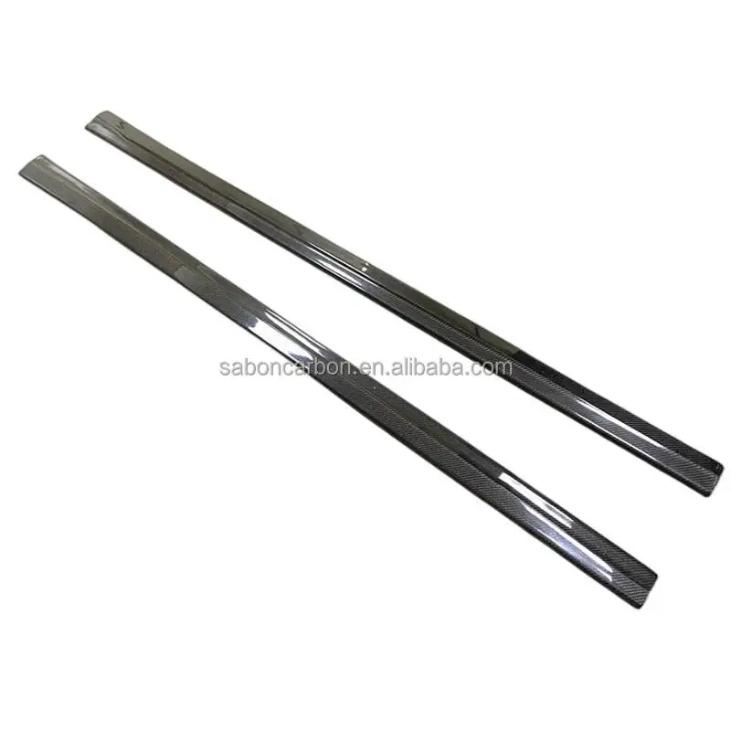 Faldones laterales instalados en un BMW F87 M2
