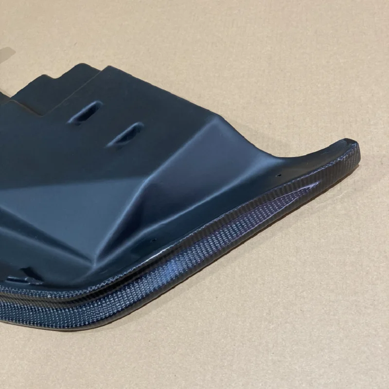 Labio delantero en fibra de carbono para Nissan Skyline R34 GT-R - imagen 4