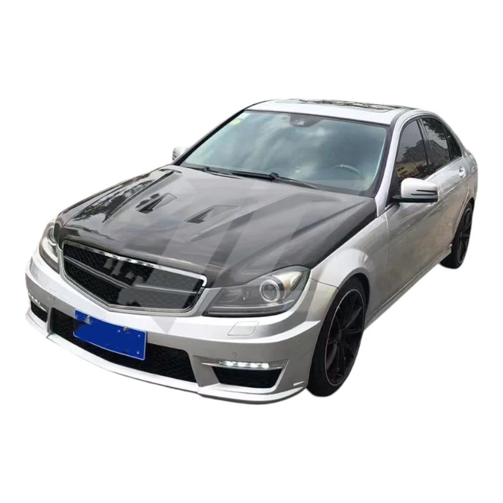 Tapa de motor fibra carbono Mercedes-Benz Clase C W204