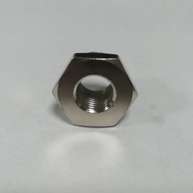 Adaptador para reducir la rosca del puerto del sensor de escape