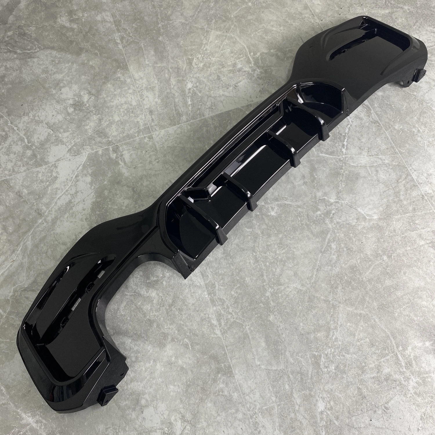 Difusor paragolpes trasero Competition BMW 1 Series F20 F21 M135i M140i - imagen 4