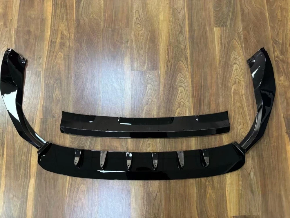 Vista del alerón de labio delantero para Audi Q8