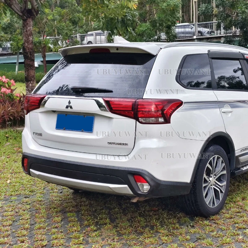 Alerón instalado en Mitsubishi Outlander