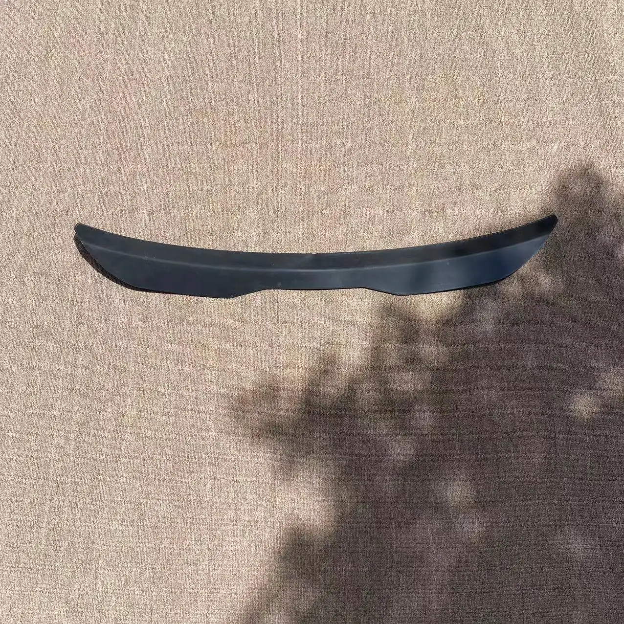 Detalle de la superficie negra mate