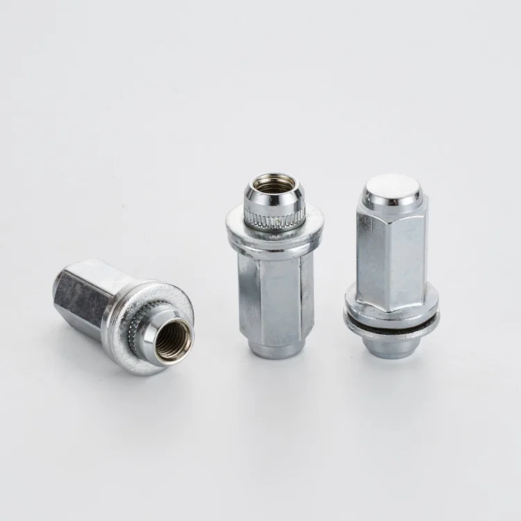Vista de tornillos de cubo con cabeza hexagonal y acabado metálico