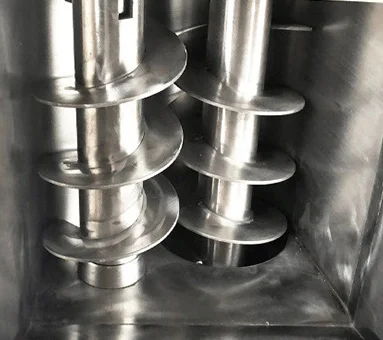Máquina embalada en caja de madera