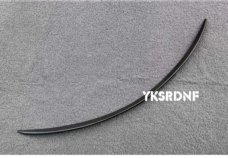 Perfil lateral del alerón de fibra de carbono W205