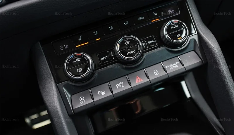 Conector del anulador conectado al cableado original del Kodiaq