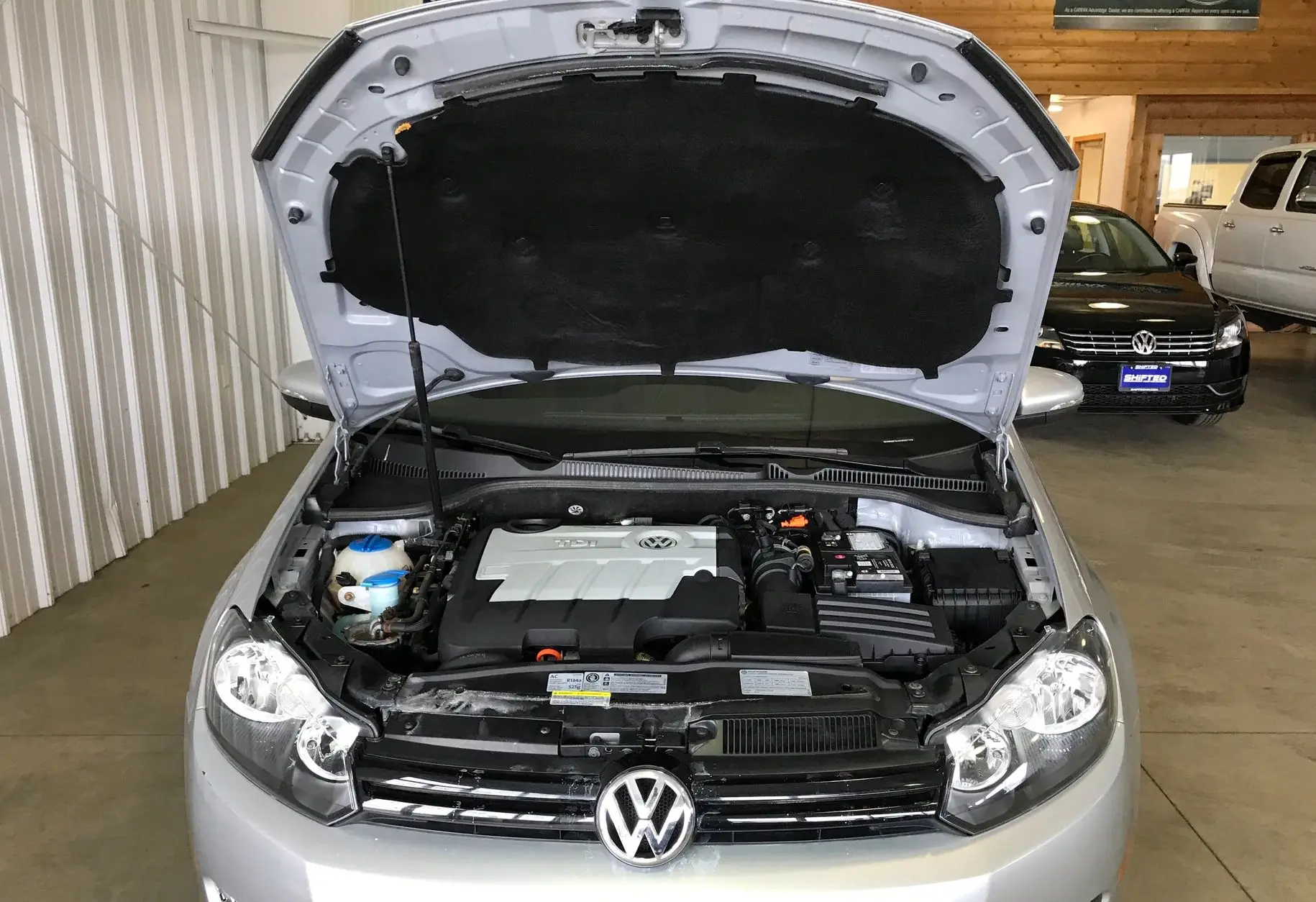 Amortiguador de capó de gas para Volkswagen Golf VI (2008-2013)