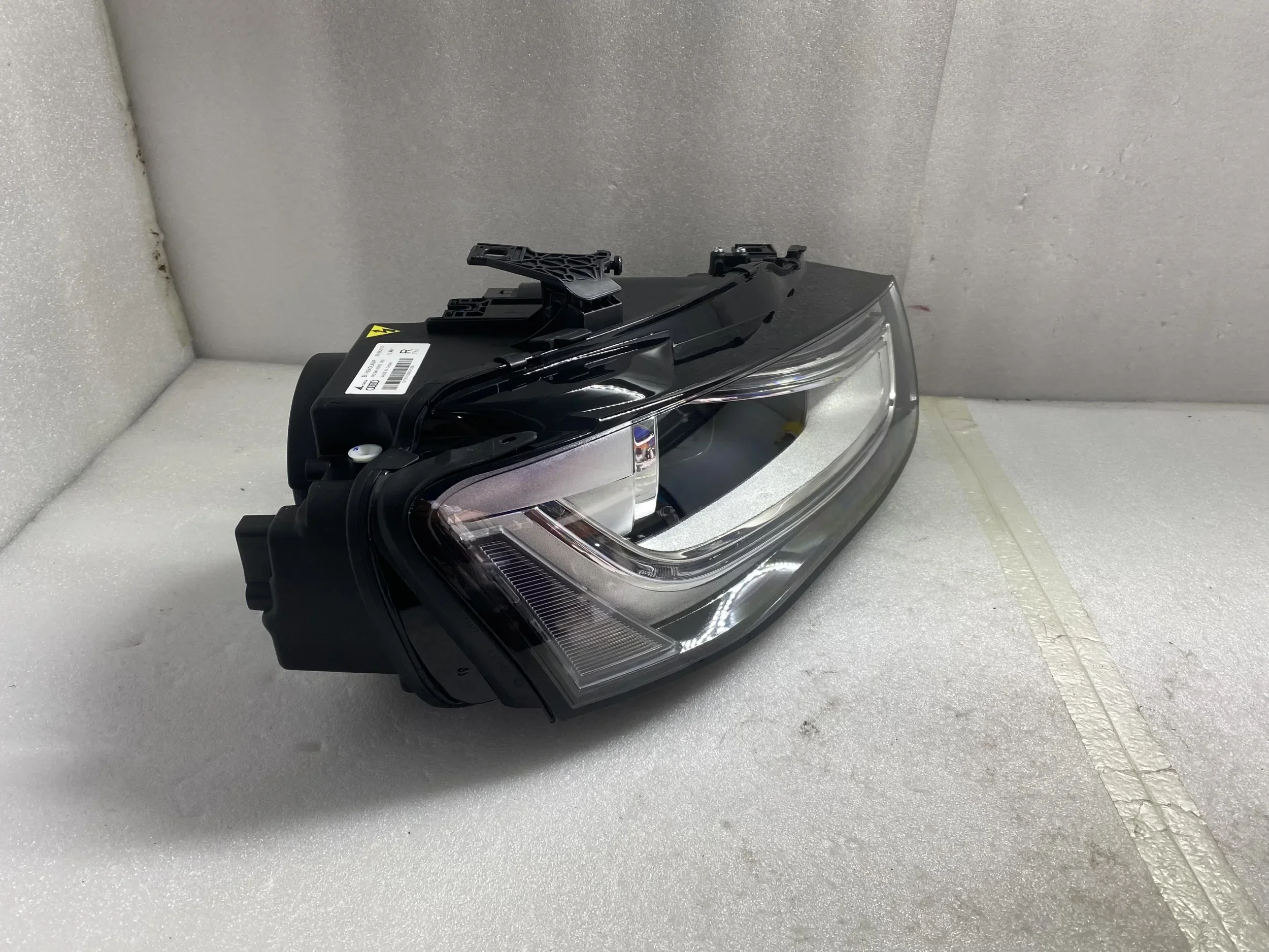 Faros delanteros Hernia para Audi A4 B9 2013-2016 - imagen 2