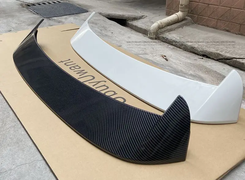 alerón rojo y negro brillante