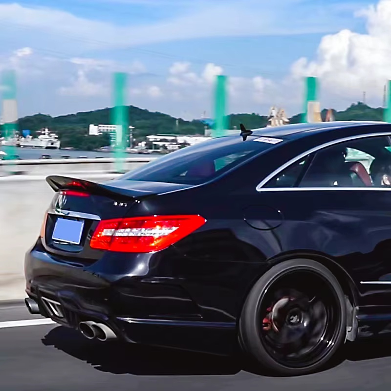 Alerón trasero carbono estilo R Mercedes Clase E W207/C207 2010-2017 - imagen 4