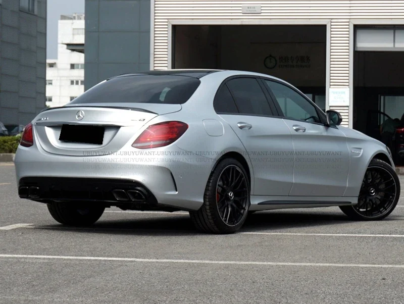 Detalle del alerón para W205