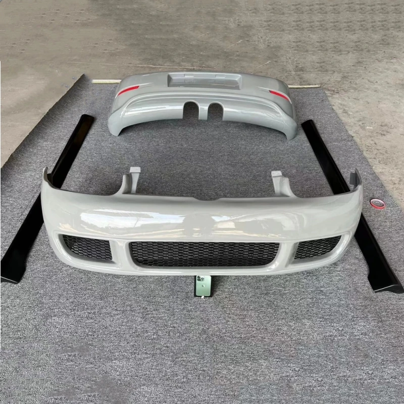 Faldones laterales estilo R32 para Volkswagen Golf IV 2004-2008