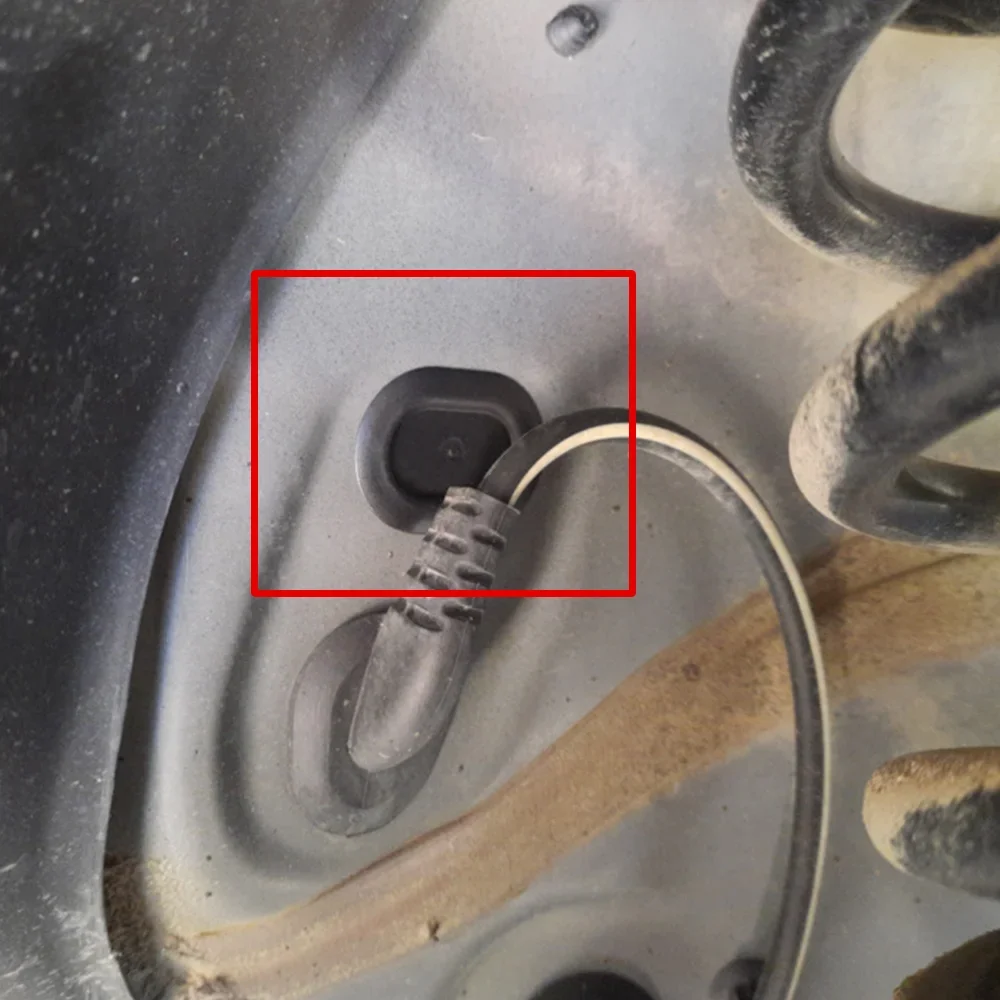 Tapón cubre orificio carrocería VW Tiguan 5N 2007-2016 - imagen 4