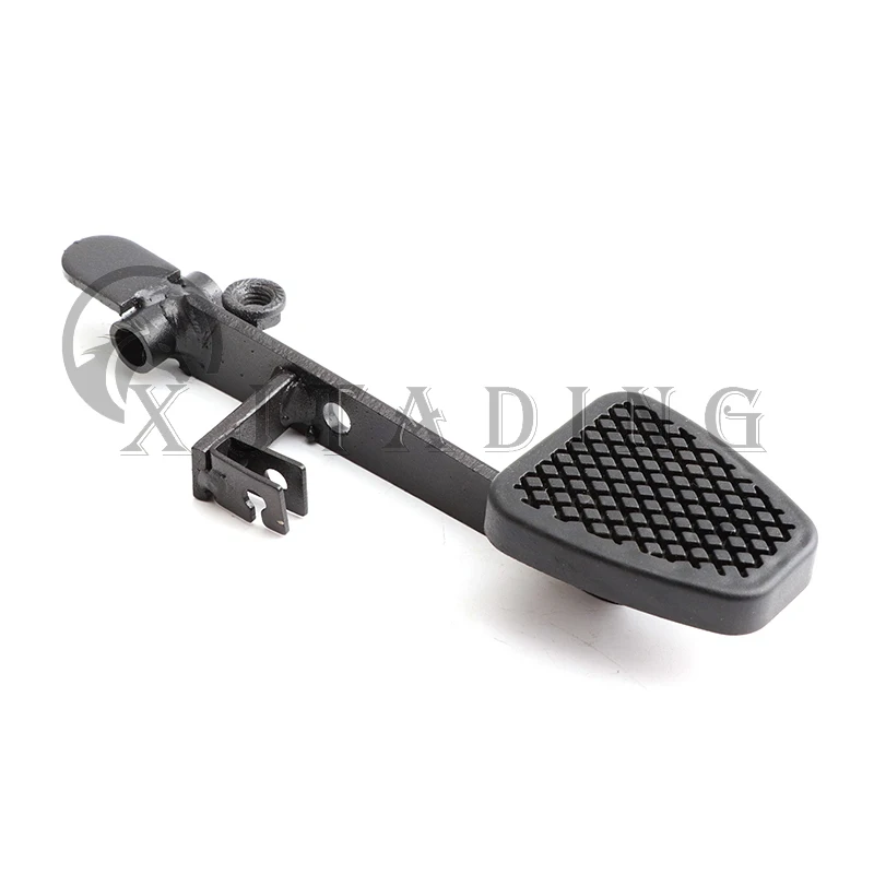 Detalle del pedal de control de velocidad para quad