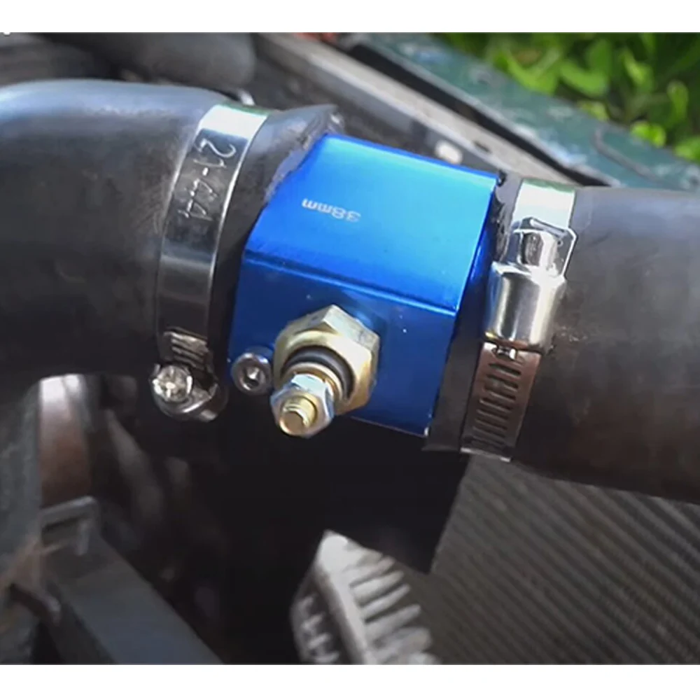 Detalle del sensor de temperatura y del adaptador azul