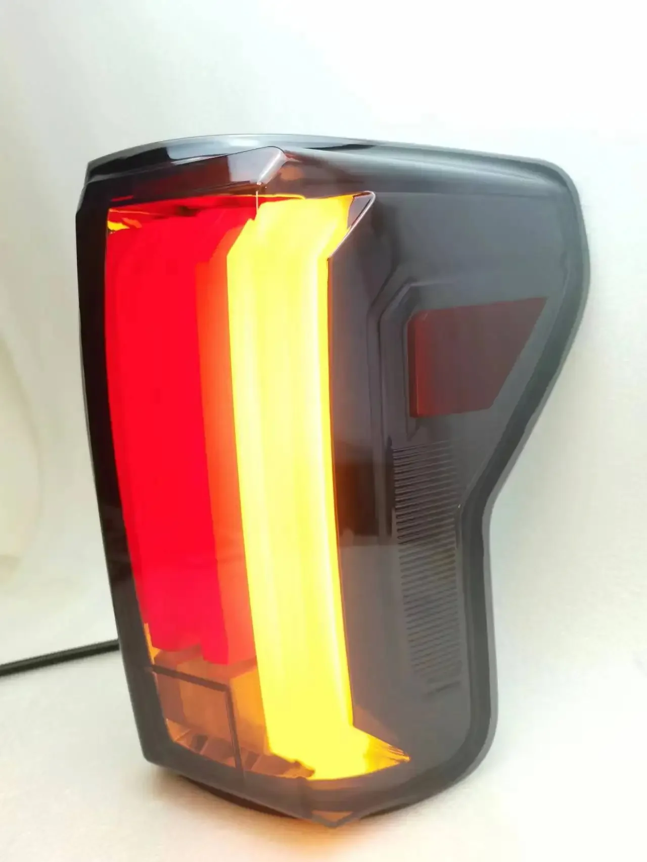 Lámpara trasera LED estilo 2018 para Toyota Tundra - imagen 4