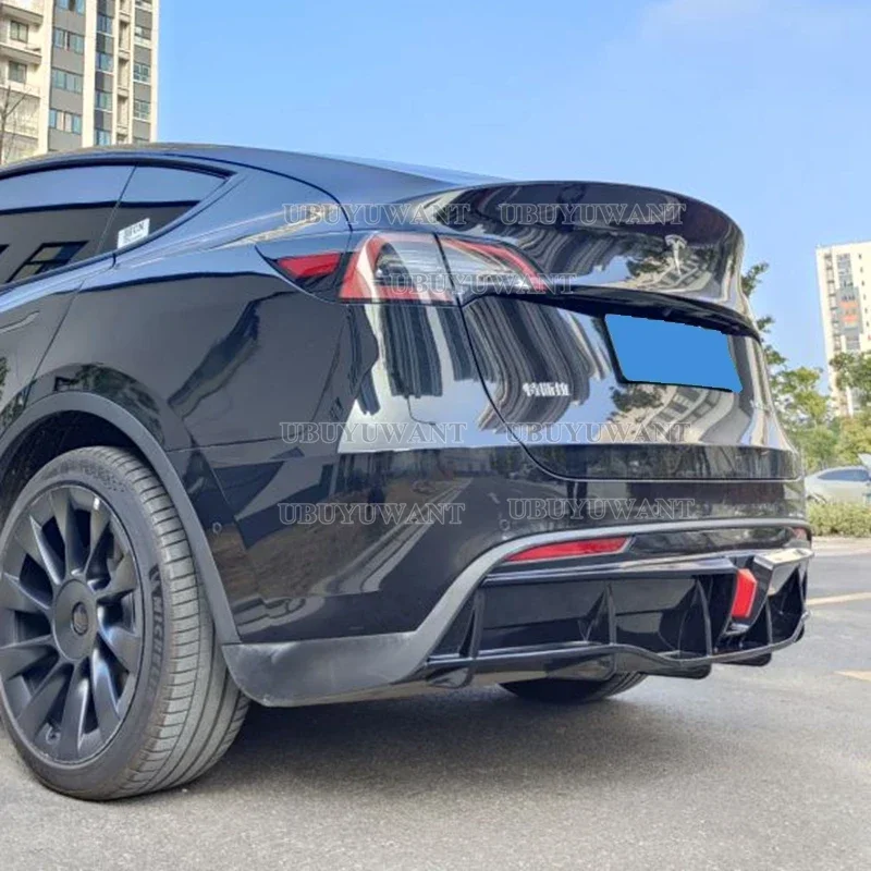 Difusor de parachoques trasero para Tesla Model Y 2018-2024, labio ABS negro brillante, apariencia de fibra de carbono, divisor de maletero de coche, protector de placa de alerón - imagen 5
