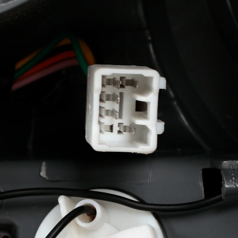 Conjunto luz trasera Hyundai Accent 2012-2014 intermitente y freno - imagen 5