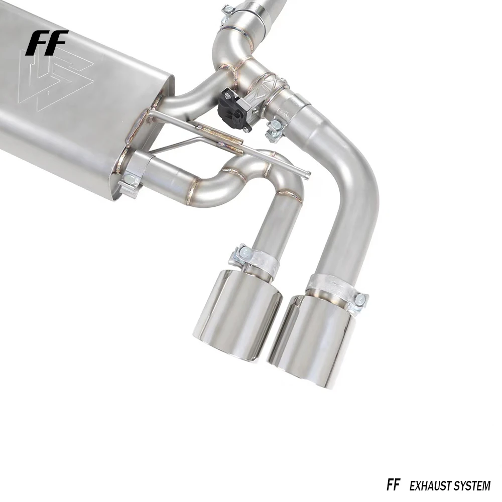 Detalle de las salidas de escape traseras