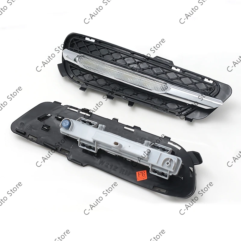 Detalle de la lente negra y los chips LED