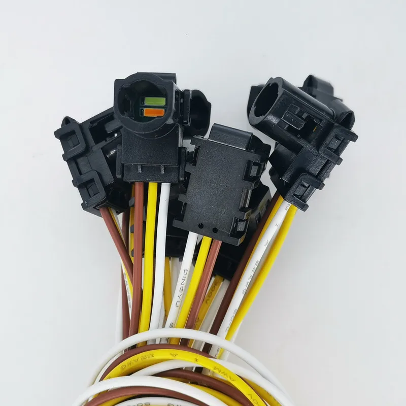 Varios acabados disponibles: Fibra de carbono y negro brillante