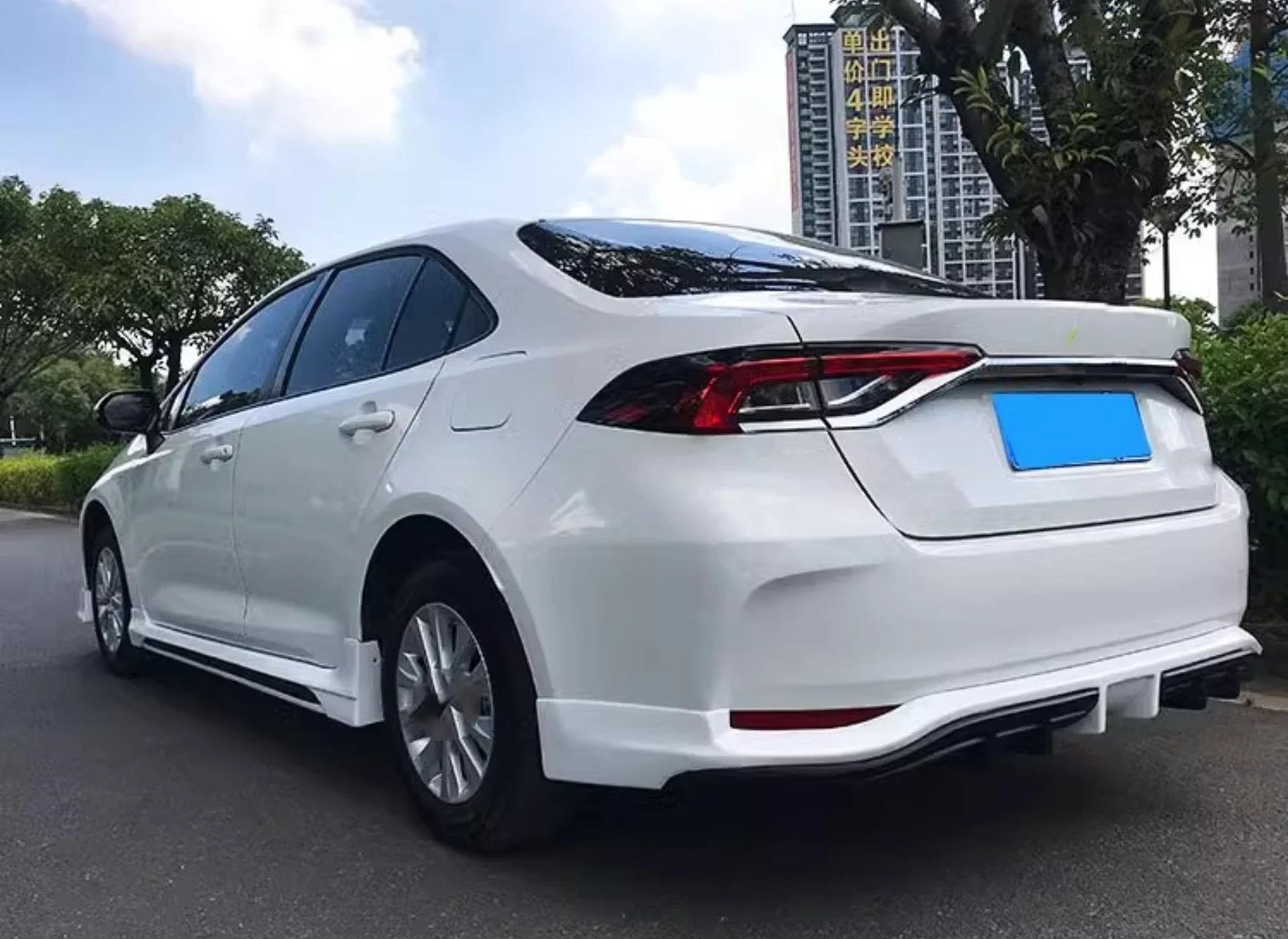 Falda lateral de labio trasero de pala delantera sin pintar para Toyota Corolla 2019-2023 Kit de conversión de alerón accesorios de coche - imagen 4