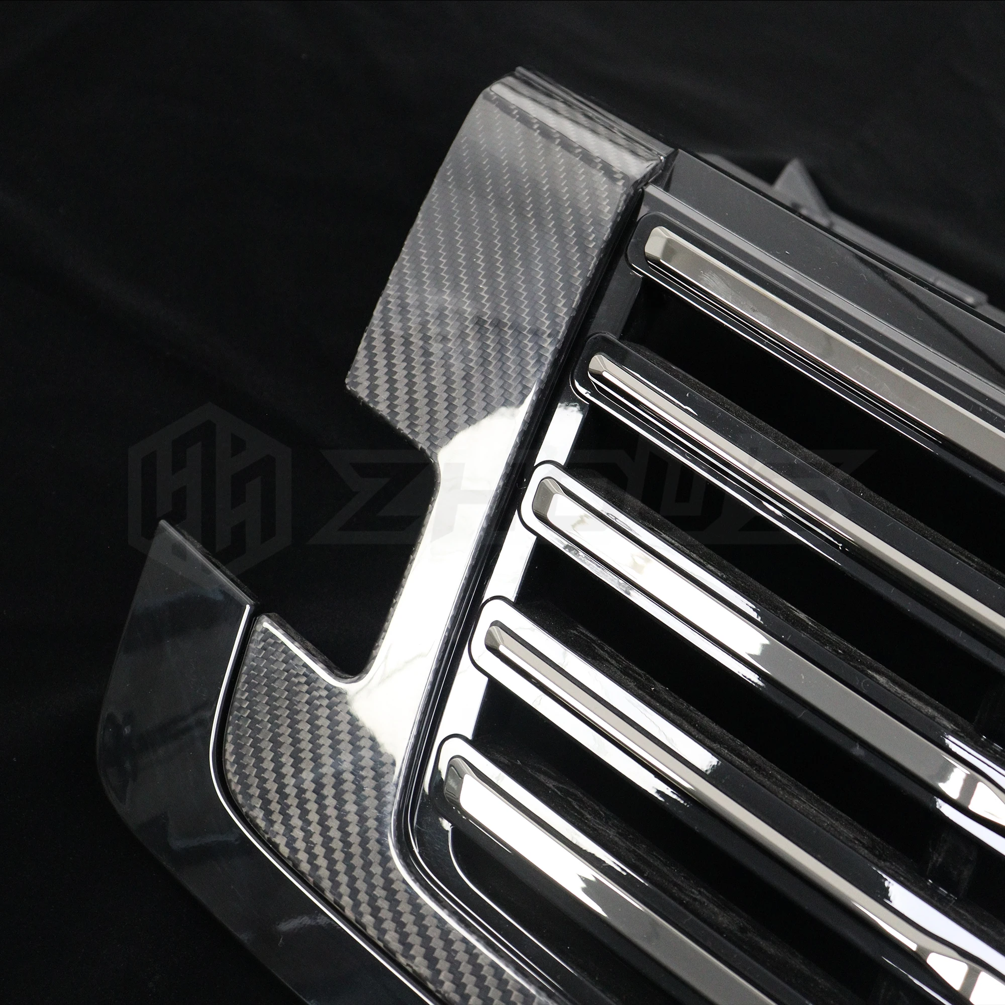 Detalle del tejido de fibra de carbono de la parrilla