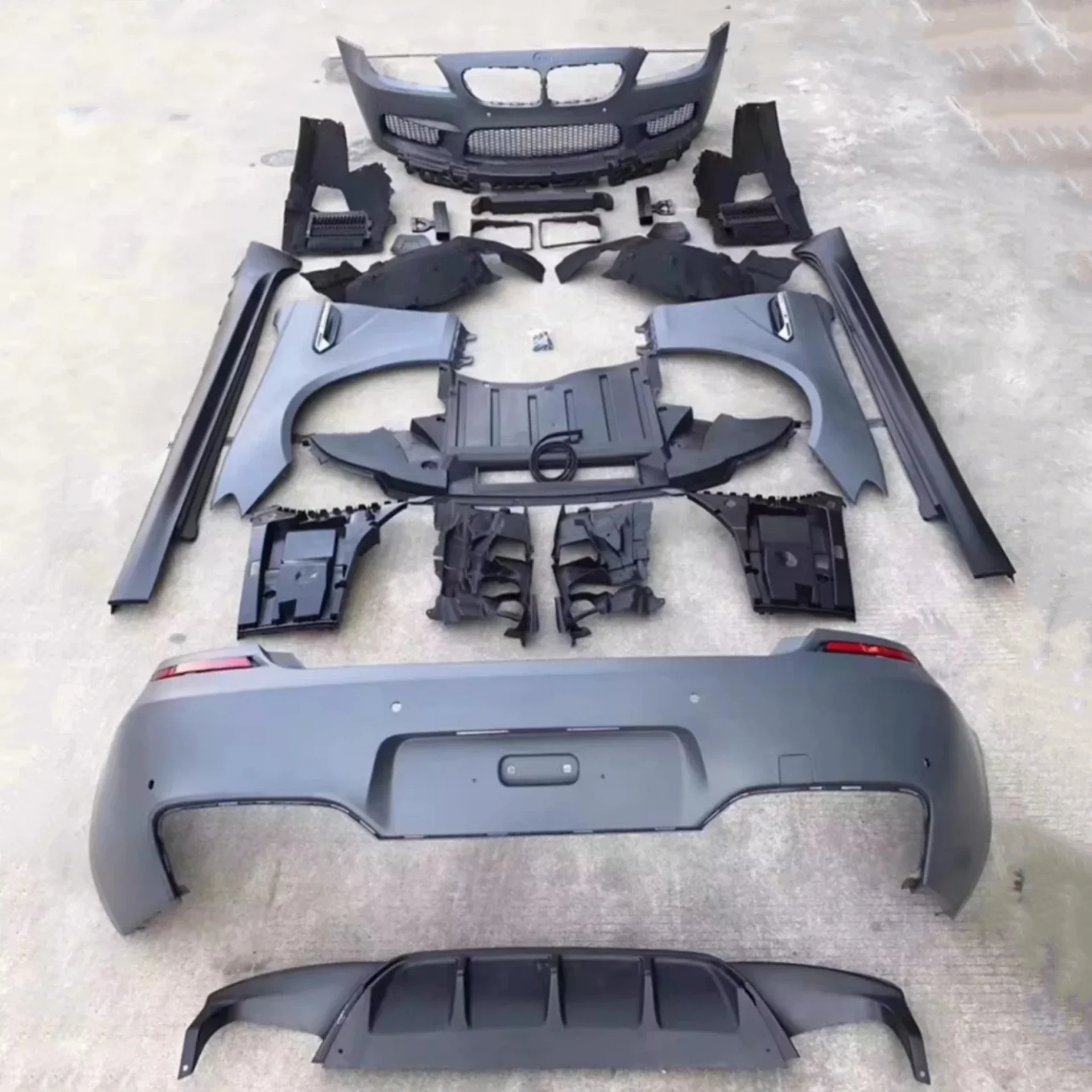 Kit carrocería M6 para BMW Serie 6 F12 F13 – Parachoques y faldones