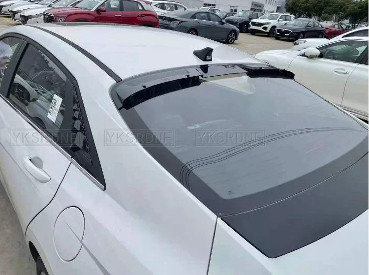 Alerón trasero efecto carbono negro - presentación