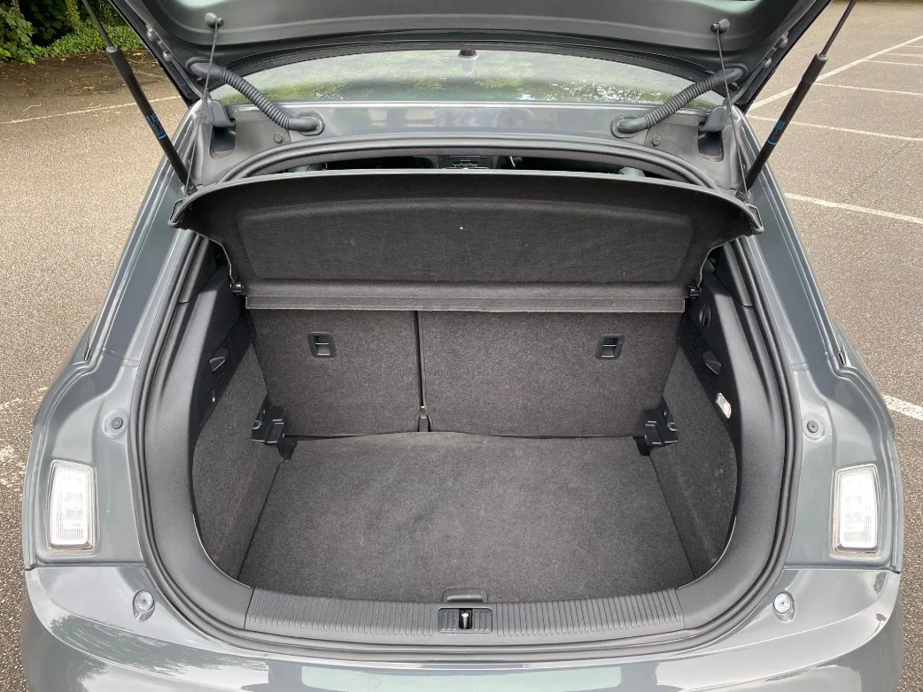Amortiguadores portón trasero automáticos BMW Serie 1 E81 2007-2012