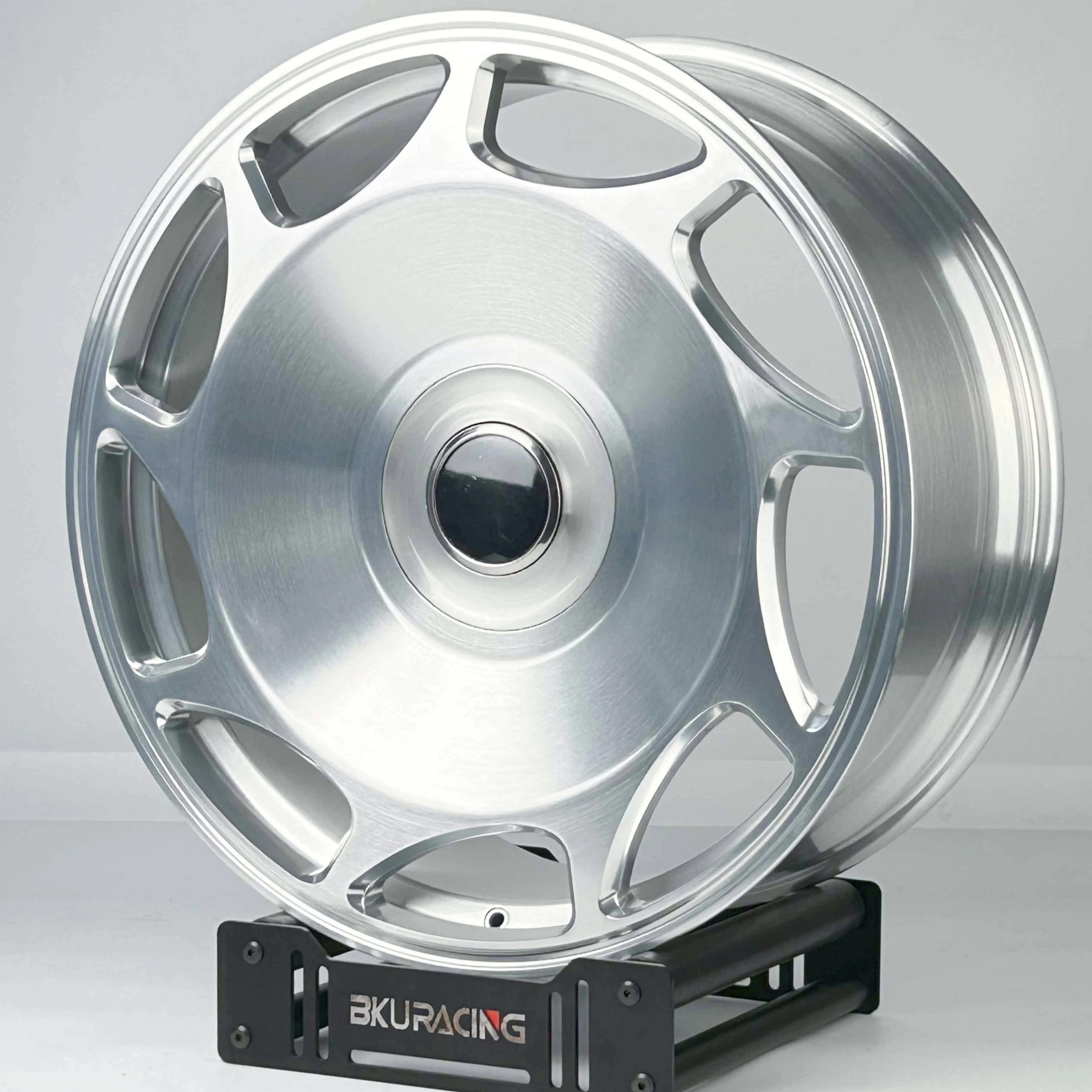 Detalle de llanta 24 pulgadas