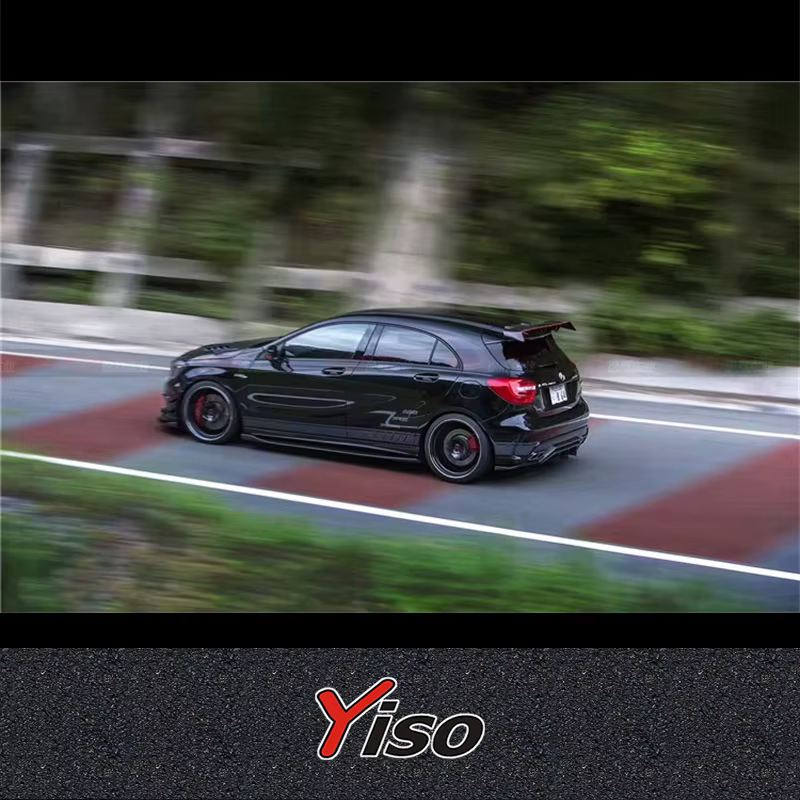 Faldones laterales de carbono estilo Varis para Mercedes-AMG A45 - imagen 2