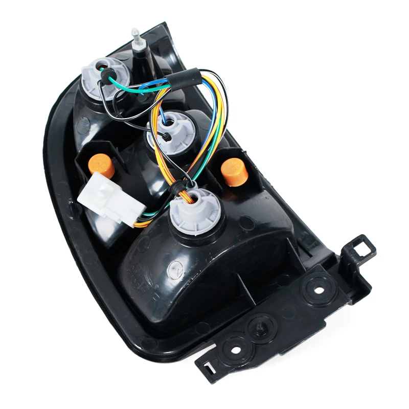 Piloto trasero Toyota RAV4 1996-1997 - imagen 5