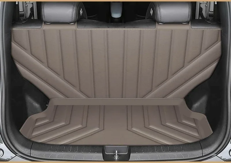 Vista frontal del forro ajustado al maletero del BYD Dolphin Mini