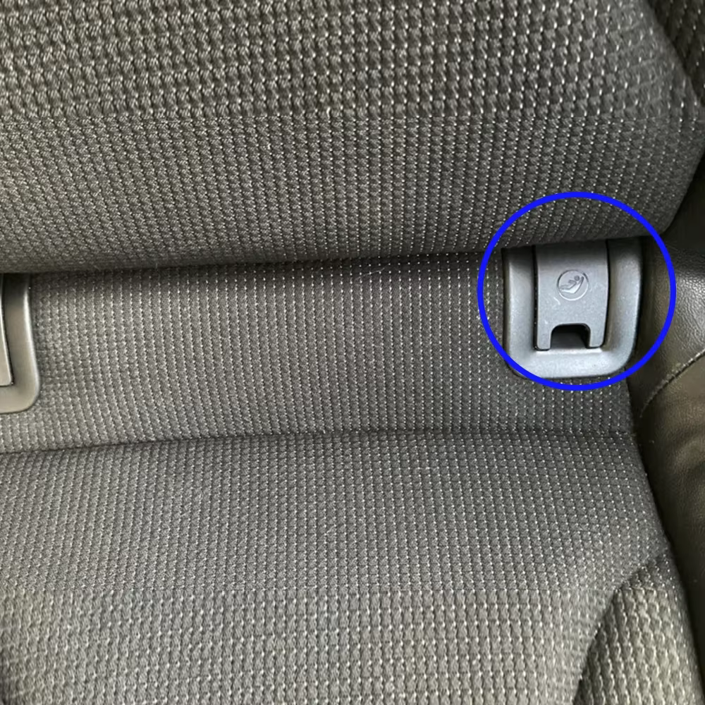 Clip embellecedor Isofix 08871874 para Audi A4 B8 y A5 8T - imagen 2