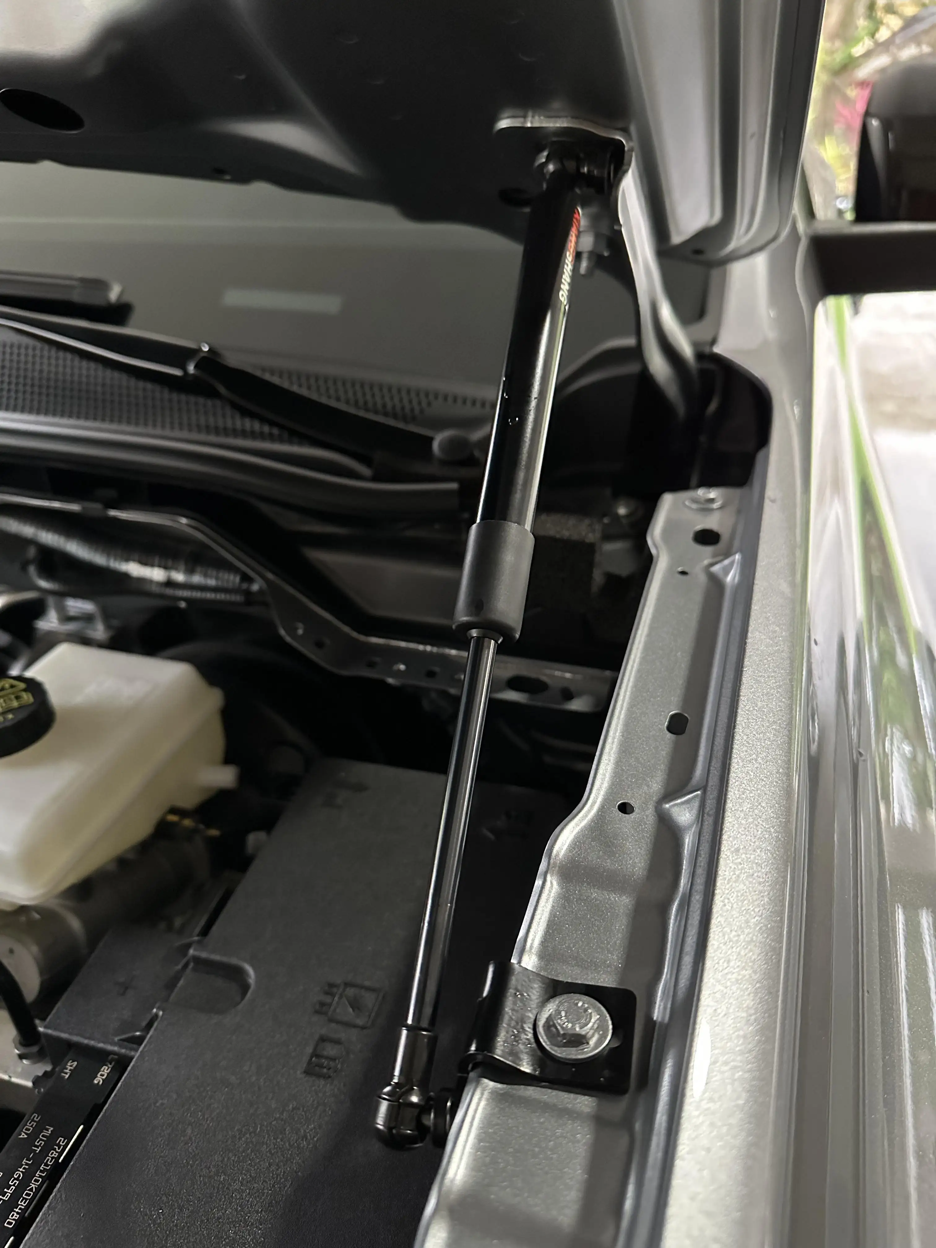 Resortes de Gas para capó delantero de Ford Ranger T6 P703 2022-2025, soportes de elevación de amortiguador, varilla de apoyo de amortiguador, pistón de resorte - imagen 3