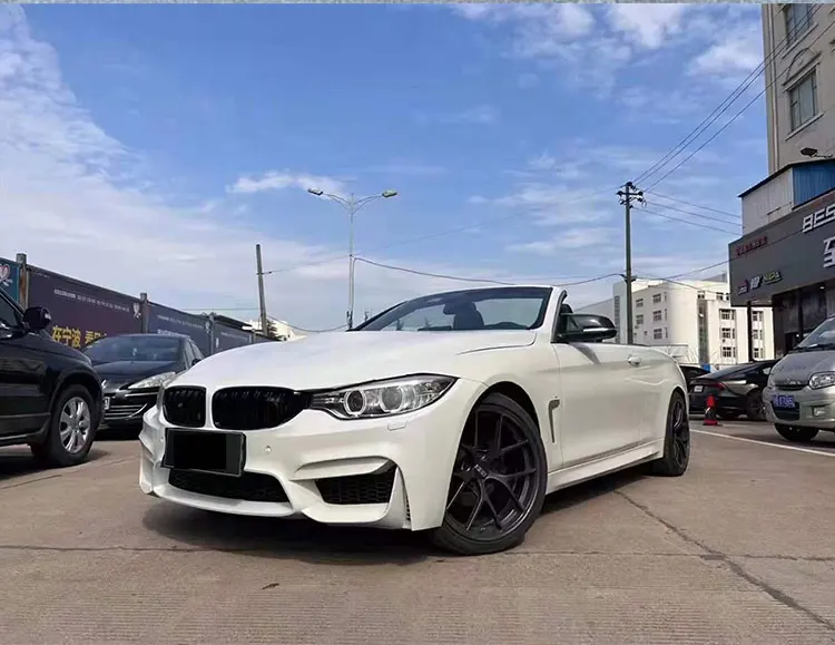 Kit M4 mostrado desde distintos ángulos antes de pintar