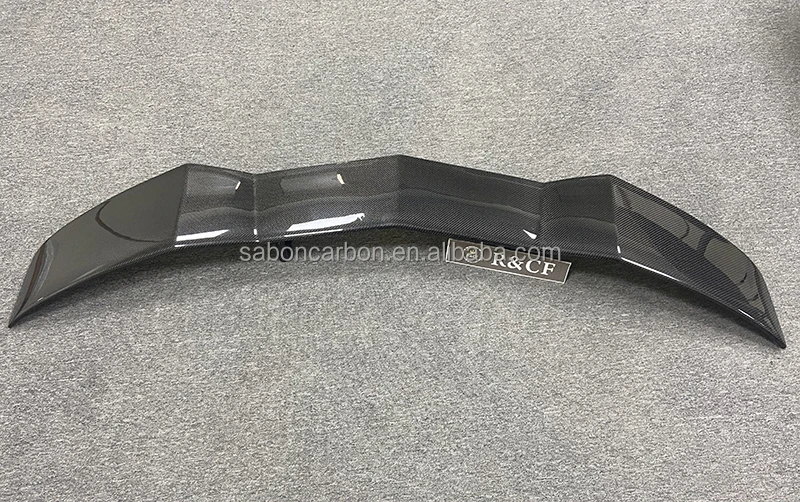 Alerón trasero de fibra de carbono estilo MSO en Lamborghini