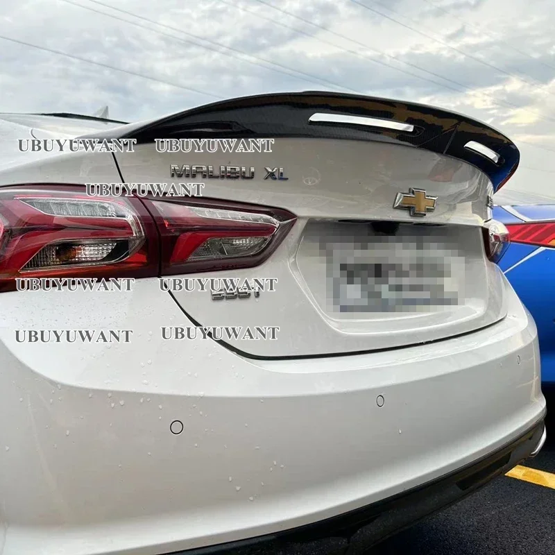 Alerón trasero estilo R efecto carbono para Chevrolet Malibu XL (2016-2023) - imagen 2