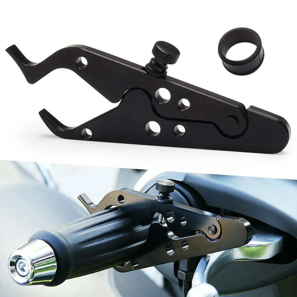 Clip de control de crucero universal instalado en el manillar de una motocicleta
