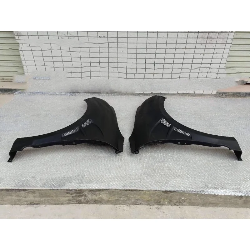 Guardabarros Delantero Carbono Suzuki Swift ZC31S 05-19