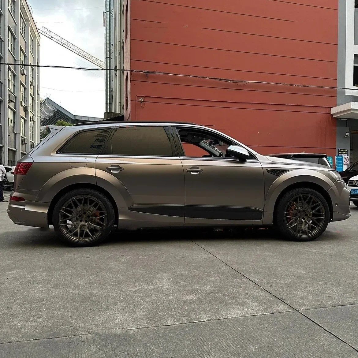 Kit de cuerpo de resina, conjunto de labio de parachoques delantero y trasero para Audi Q7 2016-2019, falda lateral de guardabarros Eyerbrow modificada, accesorios para automóviles - imagen 5