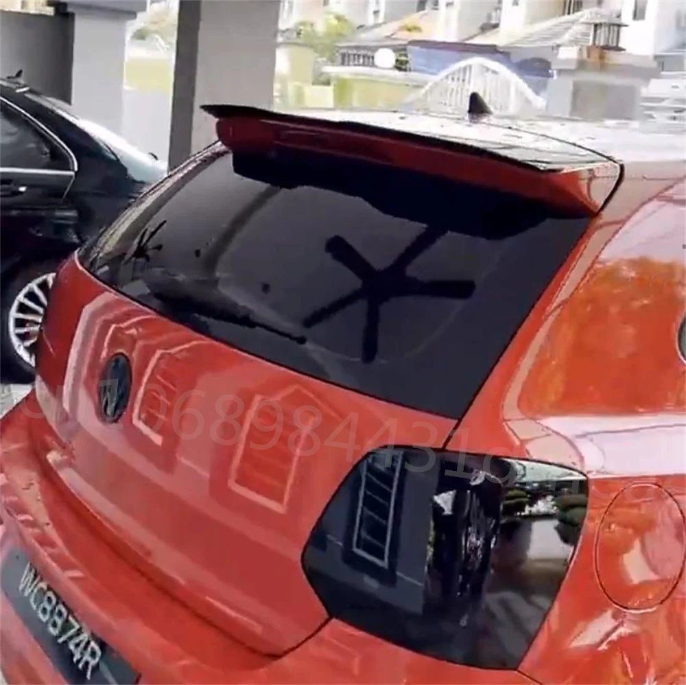 Alerón trasero MONTFORD instalado en un Volkswagen Polo MK5
