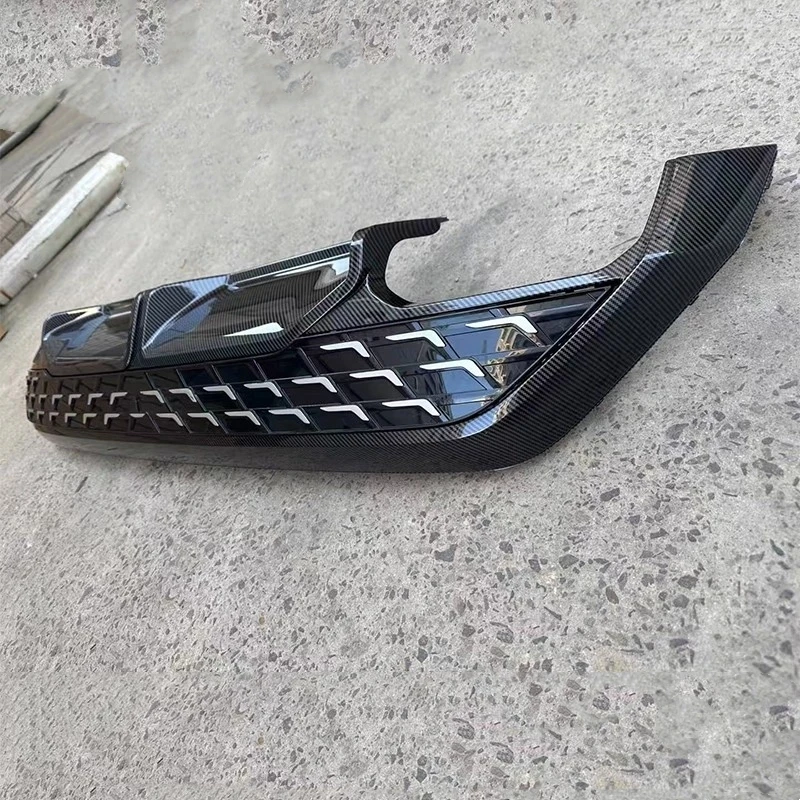 Labio trasero Audi A3 2025 con efecto carbono y escape cuádruple - imagen 4