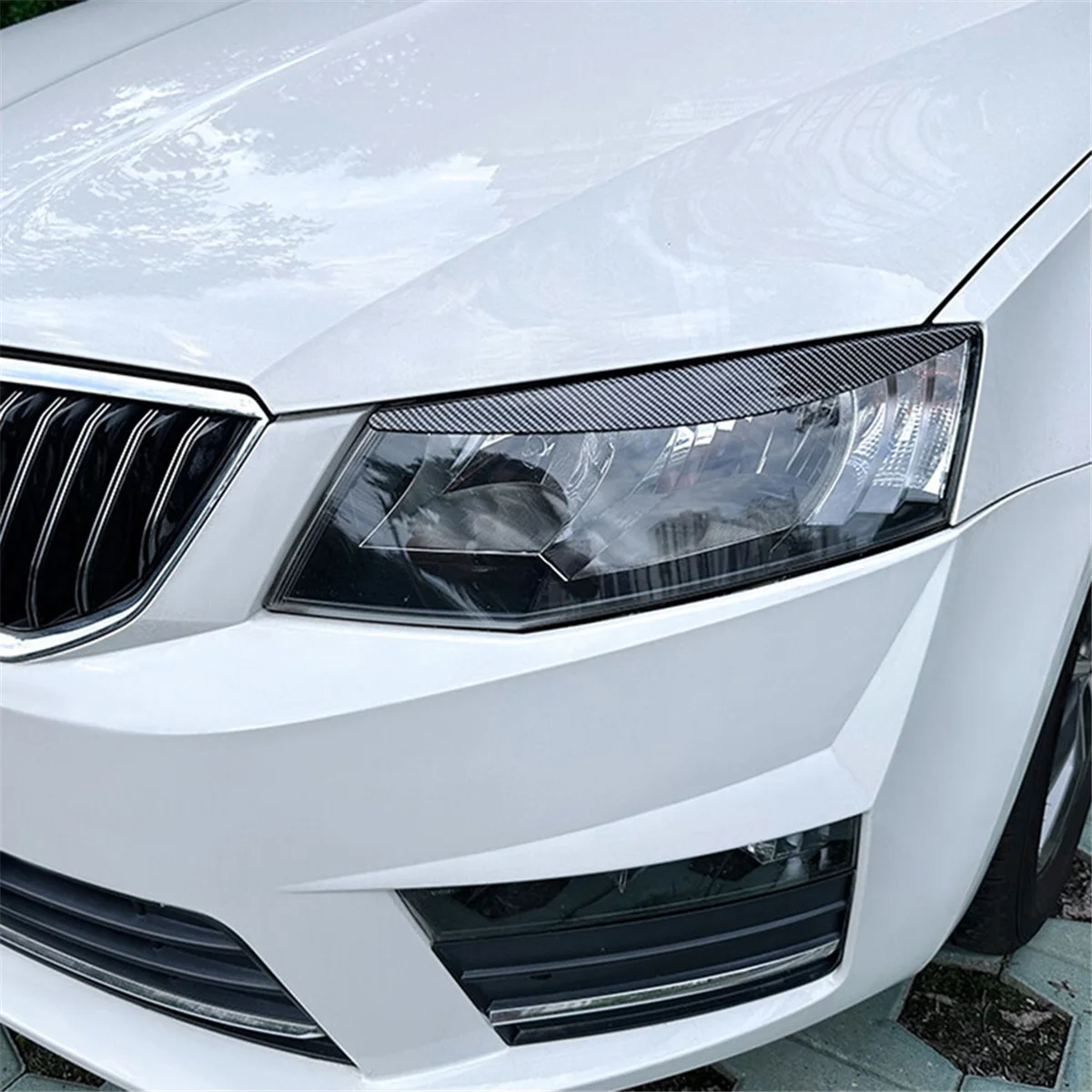 Embellecedor faro fibra carbono Skoda Octavia MK3 2015-2017 - imagen 2