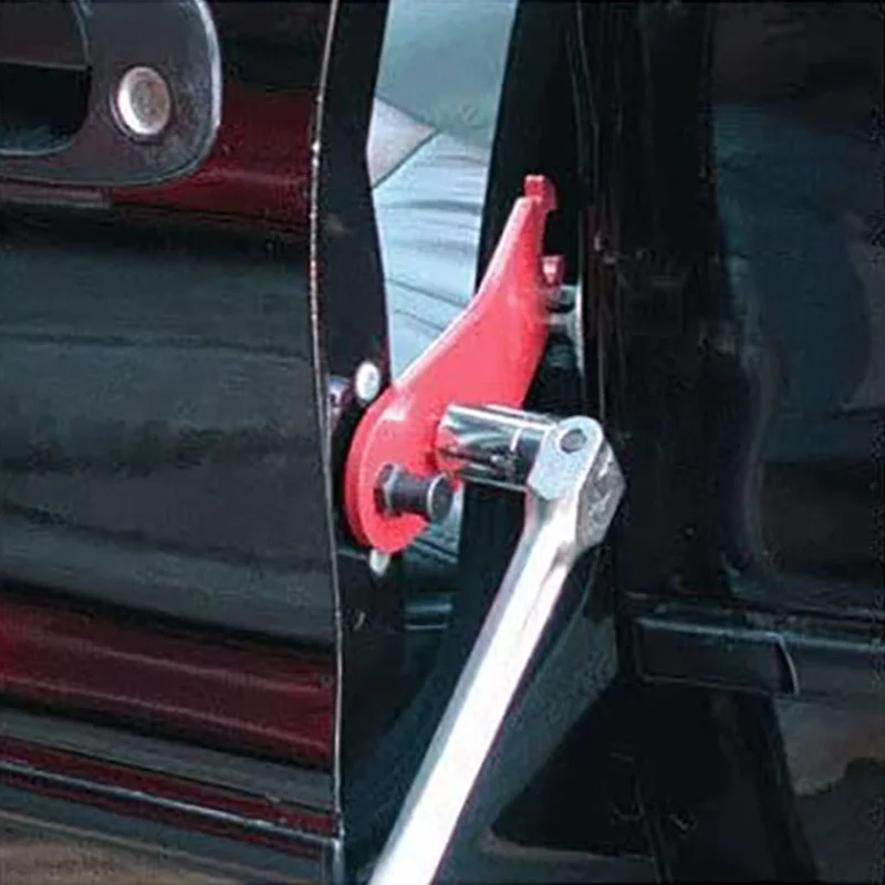Herramienta metálica para alinear puertas de automóvil