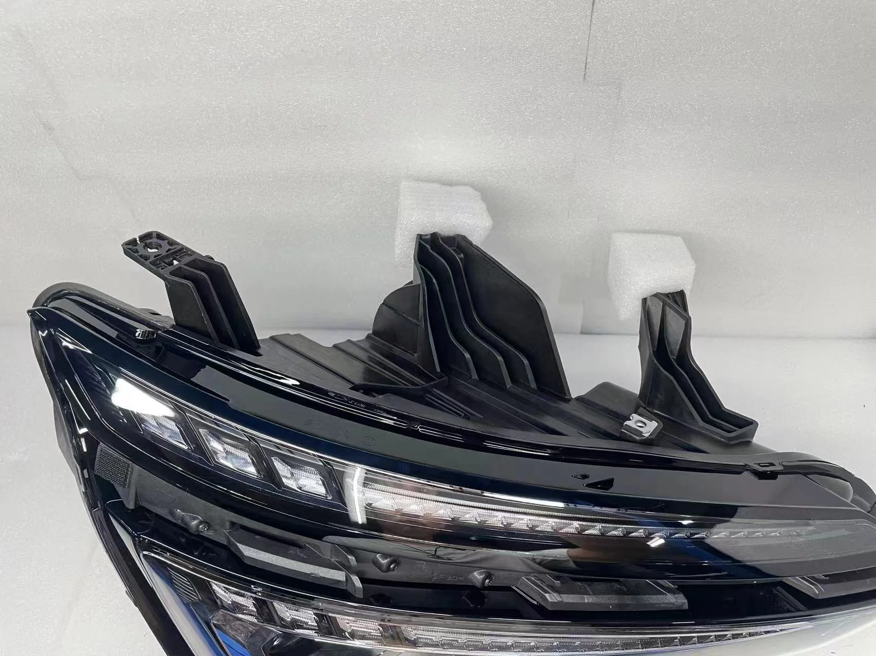 Faro delantero Trumpchi Aion S 2019-2024 con señal de giro nuevo - imagen 5